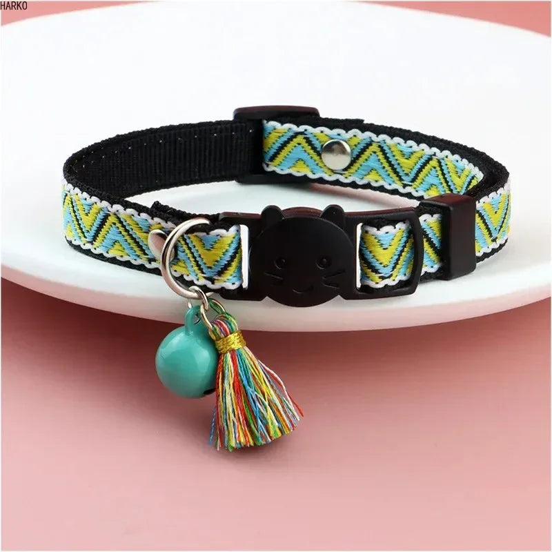 Kattenhalsband met speelse kwastjes en belletjes – verstelbaar en licht - Ruffy