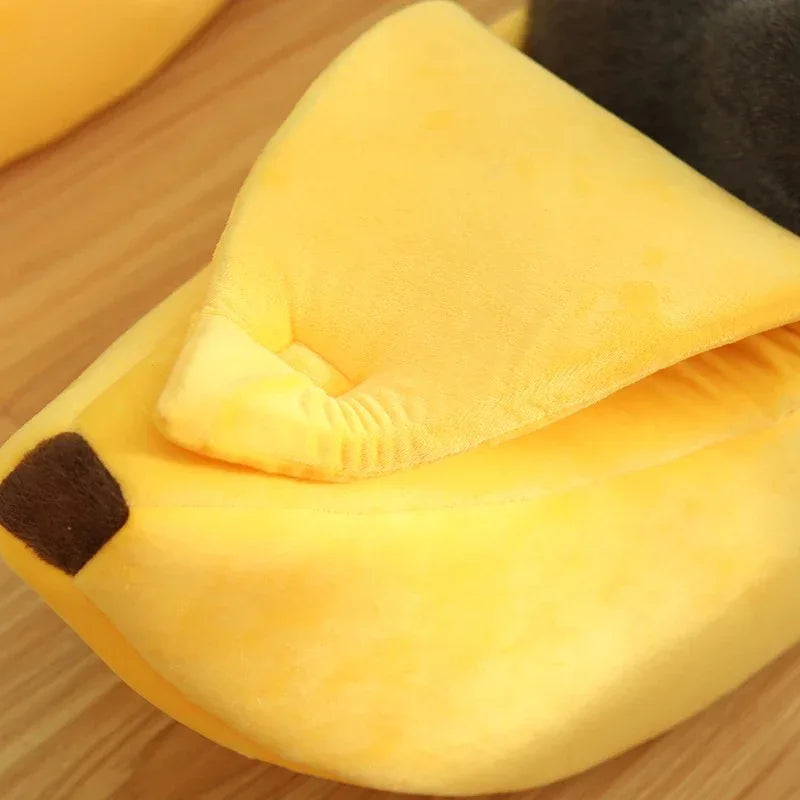 Banaanvormig Kattenbed Omsloten Ontwerp Met Wasbare Hoes Warm en Duurzaam - Ruffy