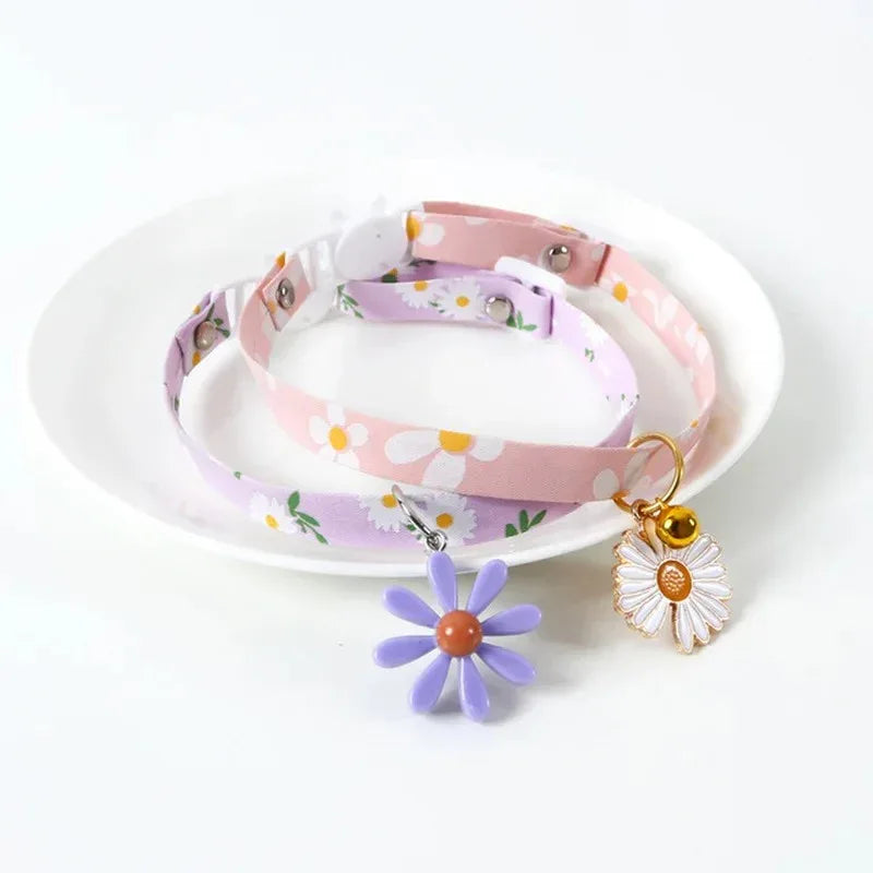 Verstelbare kattenhalsband met snelsluiting en ingebouwde bel – leuk en duurzaam fluwelen ontwerp - Ruffy