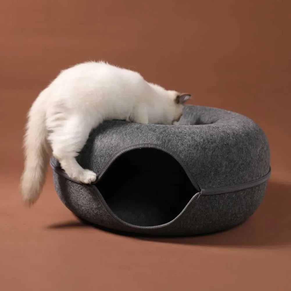 Interactieve donutvormige kattenmand van wolvilt met ademend ontwerp voor spelen en rusten - Ruffy