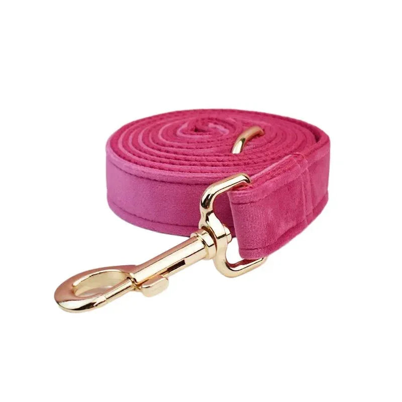 Luxe hondenset met gepersonaliseerde ID-tag inclusief fleece halsband riem harnas afneembare strik en bloem roze XS-L - Ruffy