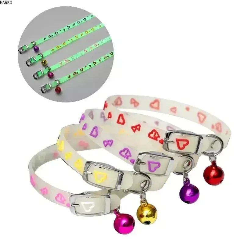 Oplichtende kattenhalsband met pootpatroon – verstelbaar duurzaam en weerbestendig - Ruffy