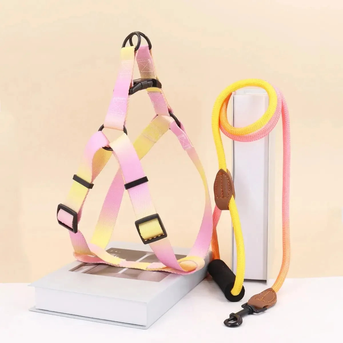 Ergonomisch Hondenharnas Met Riem Verbeterd Comfort Verstelbare Pasvorm Duurzaam Polyester Levendige Kleuren - Ruffy